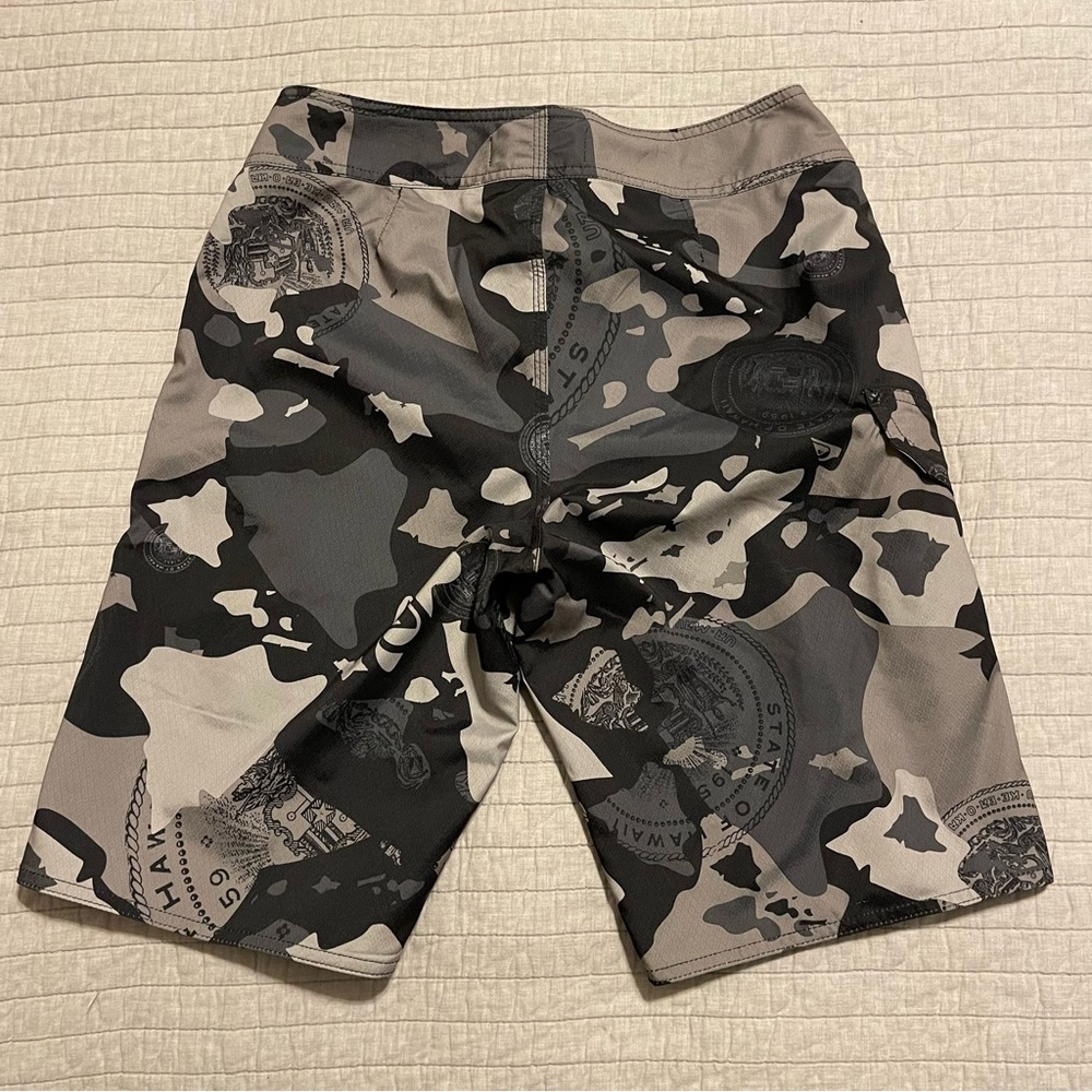 QUIKSILVER rare hawaii state seal premium surf camo emblem BOARD SHORTS 29 - Picture 5 of 7